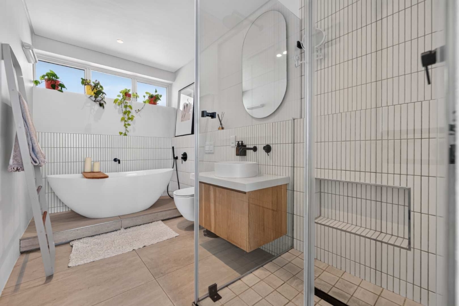 1 Bedroom Property for Sale in Sea Point Western Cape